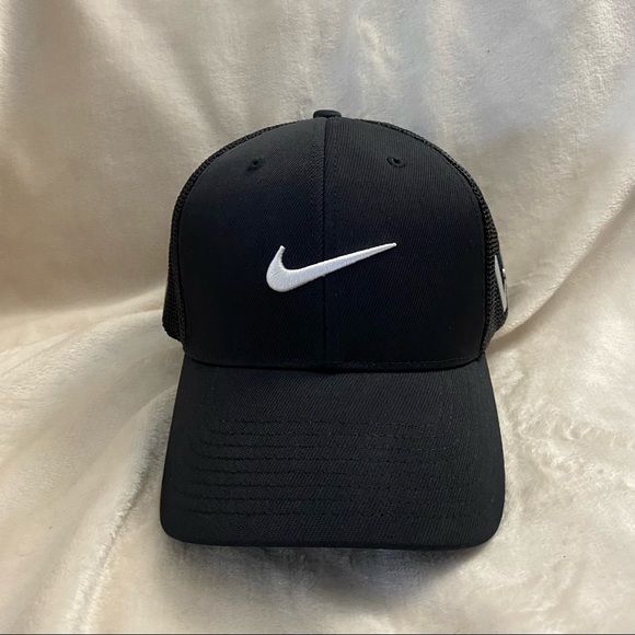 Nike Flexfit Black Fitted Golf Hat LG/XL